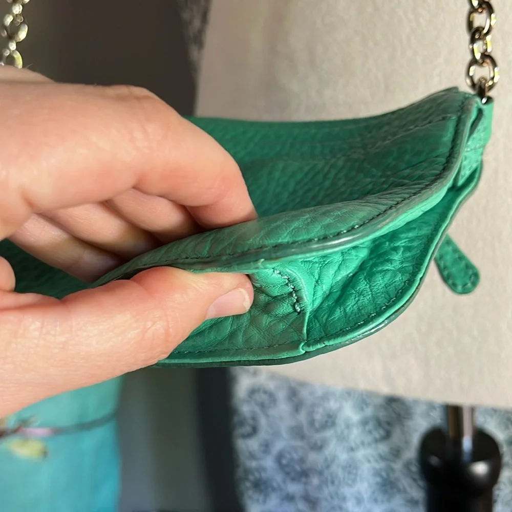 COLE HAAN Green leather crossbody sling - Picture 9 of 10